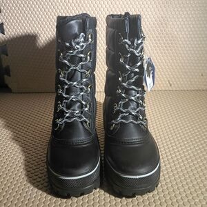 Alpine Design Women's Willow Quilted 200G Black Snow Boots Size 7 AD23WCW009 New